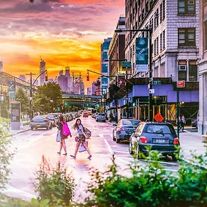 호스텔 Q4 앤, 뉴욕